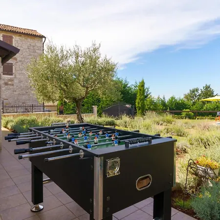Rustic Eco With Pool In Vizinada *