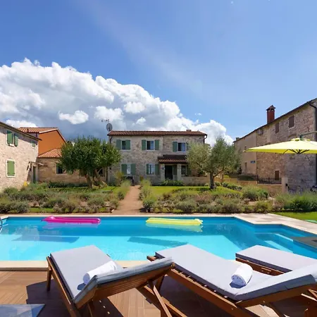 Rustic Eco With Pool In Vizinada Villa