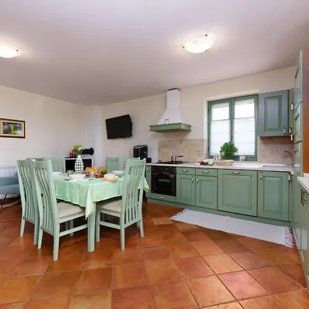 Villa Rustic Eco With Pool In Vizinada