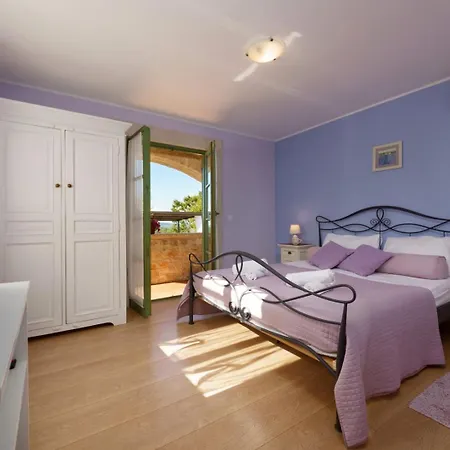 Rustic Eco With Pool In Vizinada Villa *