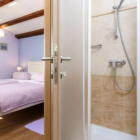 Rustic Eco With Pool In Vizinada Baldasi