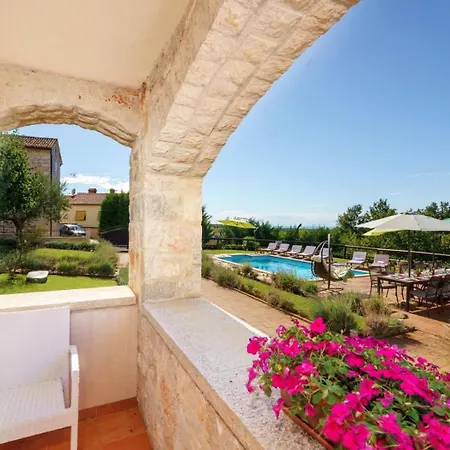 Rustic Eco With Pool In Vizinada Villa